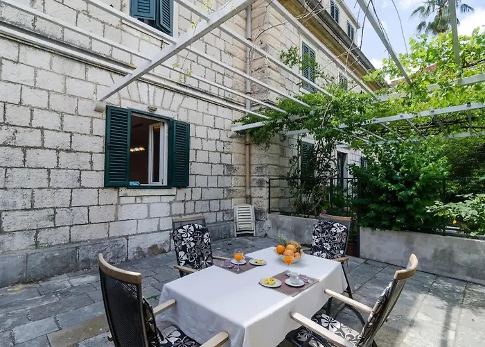 Apartment Djivo